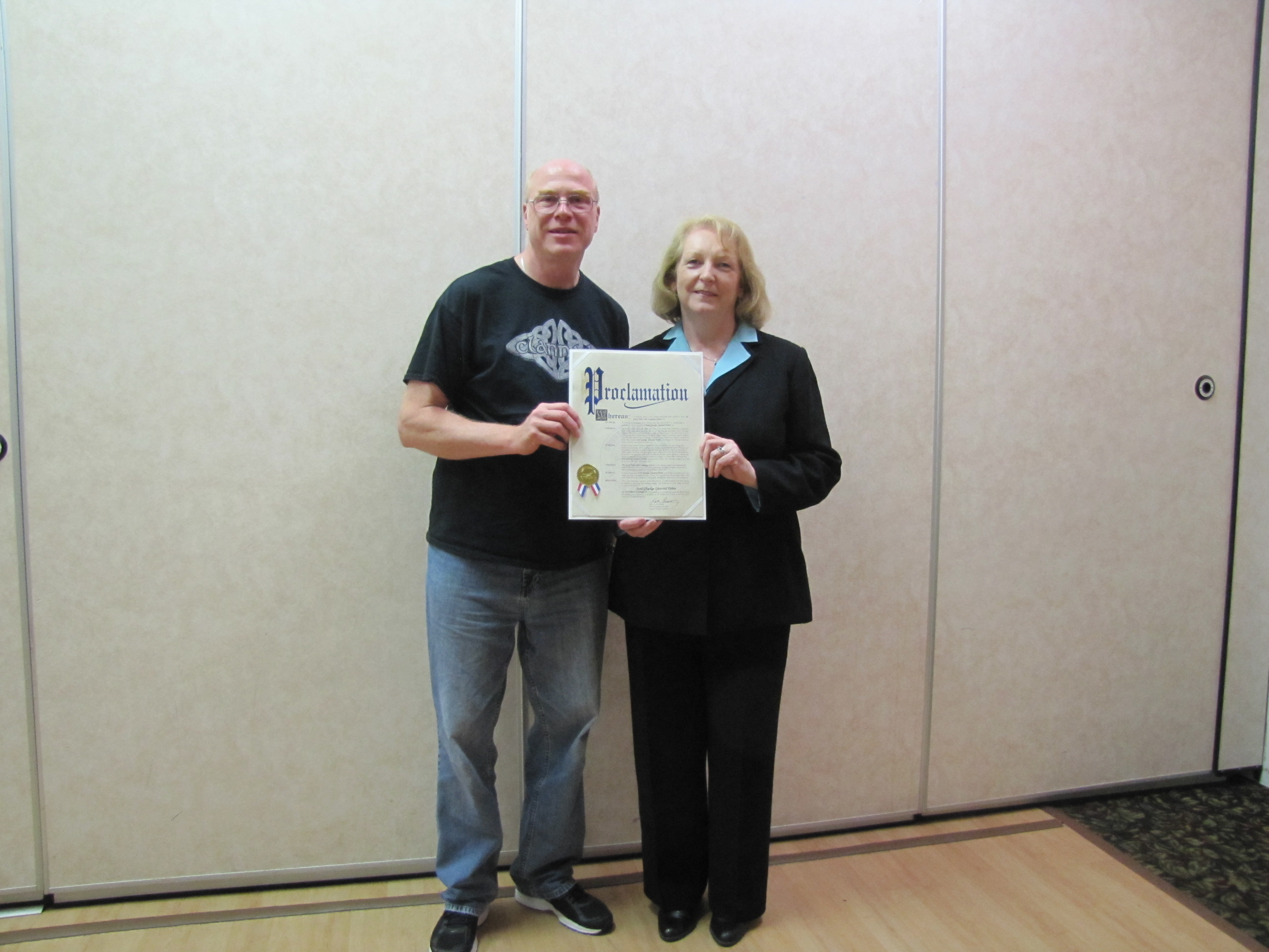 S�amas � Neachtain agus Kate Browning